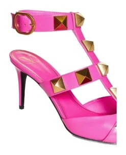 Valentino Garavani Garavani Roman Stud Leather Pumps -Urban Shoes World 1aab1d3ee2c80078360c3cc095585f2c