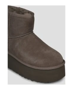 Ugg W Classic Mini Platform Boots -Urban Shoes World 1b9f294abd3069ba95f67598cf4efbb6