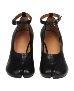 Maison Margiela Tabi Decollete' In Black Color Leather -Urban Shoes World 3993889d9359fc29848a941a7aec2647