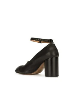 Maison Margiela Black 'tabi' Decolletè With Adjustable Strap And Contrasting Lining In Leather Woman 6 Maison Margiela Black 'tabi' Decolletè With Adjustable Strap And Contrasting Lining In Leather Woman -Urban Shoes World 4c275f4c8e72026daadfd9115141e34c