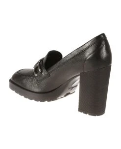 Hogan H623 Loafers -Urban Shoes World 6ba7798b7e26af7805a168470172043b