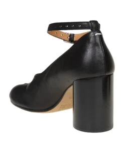 Maison Margiela Tabi Decollete' In Black Color Leather -Urban Shoes World 79840876037da8a0e25824e4cc5feb62